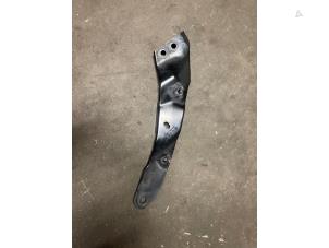 Begagnade Strålkastarram, höger Volkswagen Golf VI (5K1) 1.6 TDI 16V Pris på förfrågan erbjuds av Bongers Auto-Onderdelen Zeeland