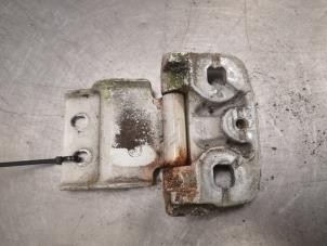 Begagnade Gångjärn, bakdörr, vänster Fiat Ducato (250) 2.2 D 100 Multijet Euro 4 Pris på förfrågan erbjuds av Bongers Auto-Onderdelen Zeeland