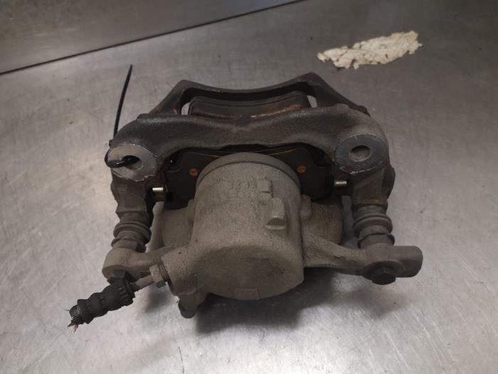 Främre bromsok, höger från en BMW X1 (F48) sDrive 16d 1.5 12V TwinPower 2019