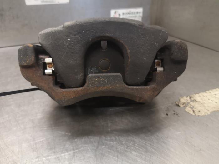 Främre bromsok, höger från en BMW X1 (F48) sDrive 16d 1.5 12V TwinPower 2019
