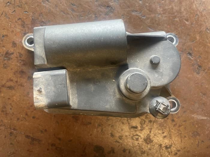 Avgasspjällventil från en BMW X1 (F48) sDrive 16d 1.5 12V TwinPower 2019