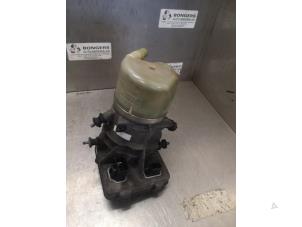 Begagnade Servostyrningspump Volvo V70 (BW) 2.0 D3 20V Pris på förfrågan erbjuds av Bongers Auto-Onderdelen Zeeland
