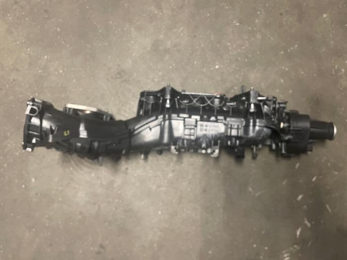 Insugsrör från en BMW X1 (F48) sDrive 16d 1.5 12V TwinPower 2019