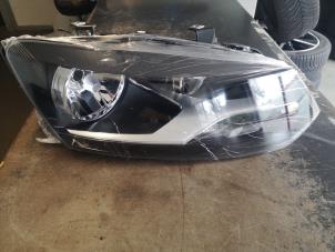 Nya Strålkastare, höger Volkswagen Polo V (6R) 1.2 TSI Pris € 99,99 Inklusive moms erbjuds av Bongers Auto-Onderdelen Zeeland