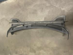 Używane Parawan Kia Niro I (DE) 1.6 GDI PHEV Cena na żądanie oferowane przez Bongers Auto-Onderdelen Zeeland