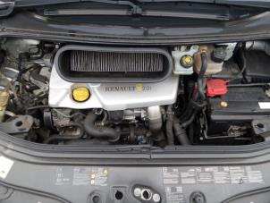 Begagnade Växellåda Renault Espace (JK) 2.0 dCi 16V 175 FAP Pris på förfrågan erbjuds av Bongers Auto-Onderdelen Zeeland