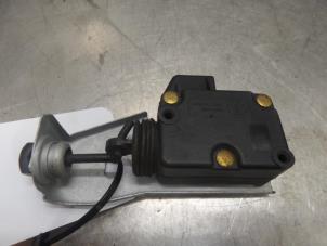 Używane Silnik blokady wlewu paliwa Peugeot 407 (6D) 2.2 16V Cena na żądanie oferowane przez Bongers Auto-Onderdelen Zeeland