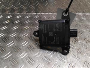 Gebruikte Sensor ACC (afstand) Mazda 3 Sport (BP) 2.0 SkyActiv-G 122 Mild Hybrid 16V Prijs € 254,10 Inclusief btw aangeboden door Autodemontagebedrijf van Boxtel