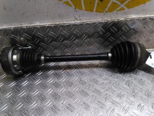Begagnade Drivaxel, vänster fram Volkswagen Polo V (6R) 1.4 TDI DPF BlueMotion technology Pris € 50,82 Inklusive moms erbjuds av Autodemontagebedrijf van Boxtel