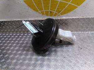 Gebruikte Rembekrachtiger Opel Corsa E 1.2 16V Prijs € 63,53 Inclusief btw aangeboden door Autodemontagebedrijf van Boxtel