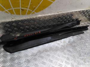 Begagnade Låsplatta BMW 3 serie (G20) 320d xDrive 2.0 TwinPower Turbo 16V Pris € 88,94 Inklusive moms erbjuds av Autodemontagebedrijf van Boxtel