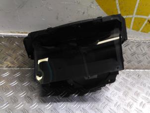 Begagnade Head-up-display (HUD) Toyota Corolla Touring Sport (E21/EH1) 1.8 16V Hybrid Pris € 444,68 Inklusive moms erbjuds av Autodemontagebedrijf van Boxtel