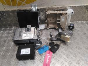 Begagnade Tändningslås + dator Toyota Aygo (B40) 1.0 12V VVT-i Pris € 381,15 Inklusive moms erbjuds av Autodemontagebedrijf van Boxtel