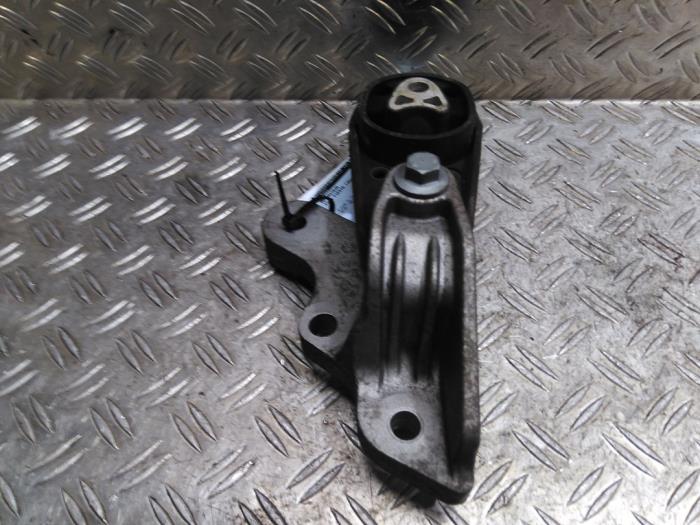 Motorfäste från en Ford Fiesta 7 1.1 Ti-VCT 12V 85 2018