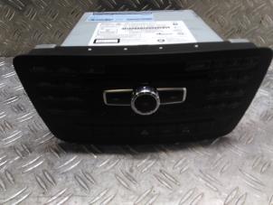 Begagnade Navigeringssystem Mercedes A (W176) 1.6 A-180 16V Pris € 127,05 Inklusive moms erbjuds av Autodemontagebedrijf van Boxtel