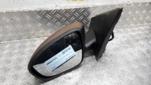 Begagnade Skärmspegel, vänster Dacia Jogger 1.6 Hybrid 140 16V Pris € 157,50 Marginaltabell erbjuds av Autodemontagebedrijf van Boxtel