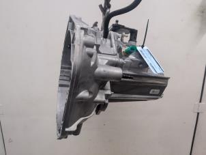 Używane Skrzynia biegów Dacia Jogger 1.0 TCe 100 Bi-Fuel , ECO-G 12V Cena € 952,88 Z VAT oferowane przez Autodemontagebedrijf van Boxtel