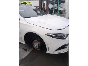 Begagnade Front (komplett) Mercedes A (177.0) 1.3 A-180 Turbo 16V Pris € 5.250,00 Marginaltabell erbjuds av Autodemontagebedrijf van Boxtel