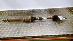 Gebruikte Aandrijfas rechts-voor Dacia Duster (DJF) 1.0 Eco-G 12V Prijs € 210,00 Margeregeling aangeboden door Autodemontagebedrijf van Boxtel