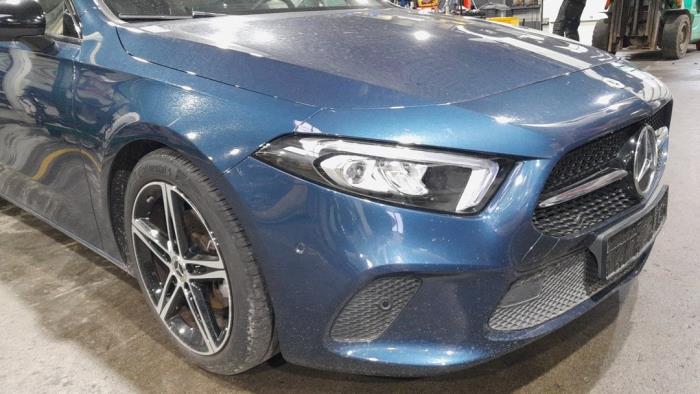 Front (komplett) från en Mercedes-Benz A (177.0) 1.3 A-180 Turbo 16V 2023