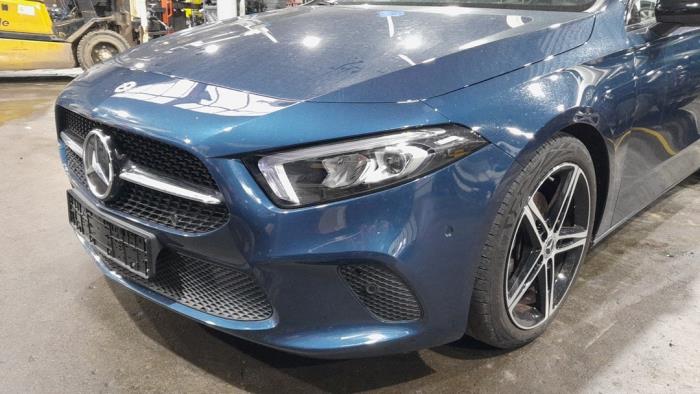 Front (komplett) från en Mercedes-Benz A (177.0) 1.3 A-180 Turbo 16V 2023