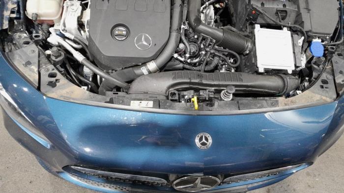 Front (komplett) från en Mercedes-Benz A (177.0) 1.3 A-180 Turbo 16V 2023
