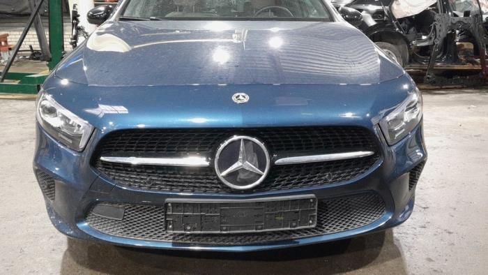 Front (komplett) från en Mercedes-Benz A (177.0) 1.3 A-180 Turbo 16V 2023