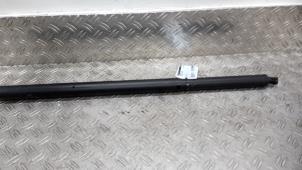 Begagnade Gasfjäder, höger bak Mercedes CLA Shooting Brake (118.6) 1.3 CLA-200 Turbo 16V Pris € 31,50 Marginaltabell erbjuds av Autodemontagebedrijf van Boxtel