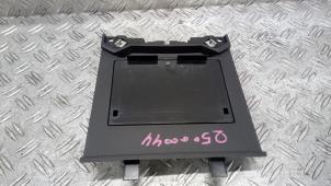 Begagnade Telefonmodul Dacia Duster (DJF) 1.6 Hybrid 140 16V Pris € 210,00 Marginaltabell erbjuds av Autodemontagebedrijf van Boxtel