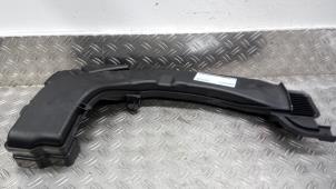 Begagnade Luftintagsslang Renault Austral 1.2 Mild Hybrid Advanced 130 Pris € 52,50 Marginaltabell erbjuds av Autodemontagebedrijf van Boxtel