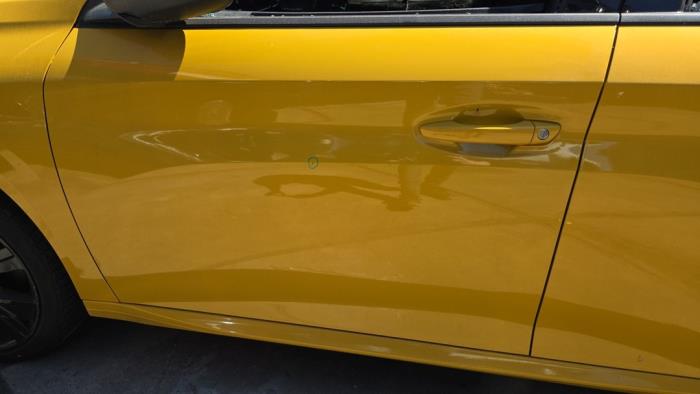 Dörr, 4-dörrars, vänster fram från en Peugeot 208 II (UB/UH/UP) 1.5 BlueHDi 100 2020