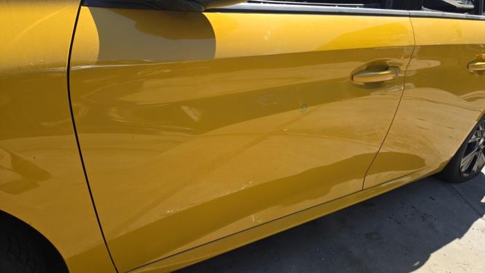 Dörr, 4-dörrars, vänster fram från en Peugeot 208 II (UB/UH/UP) 1.5 BlueHDi 100 2020