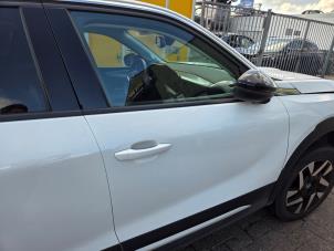 Używane Drzwi prawe przednie wersja 4-drzwiowa Opel Mokka Mokka-e, Electric 50 kWh Cena € 682,50 Procedura marży oferowane przez Autodemontagebedrijf van Boxtel