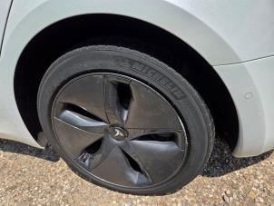 Gebruikte Velgen set Tesla Model 3 EV Prijs € 682,50 Margeregeling aangeboden door Autodemontagebedrijf van Boxtel