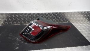 Gebruikte Achterlicht rechts Opel Crossland (X) 1.2 Turbo 12V Prijs € 78,75 Margeregeling aangeboden door Autodemontagebedrijf van Boxtel