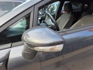 Gebruikte Buitenspiegel links Ford Fiesta 6 (JA8) 1.0 EcoBoost 12V 100 Prijs € 94,50 Margeregeling aangeboden door Autodemontagebedrijf van Boxtel