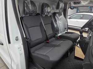 Begagnade Dubbelt framsäte, höger Renault Trafic (1FL/2FL/3FL/4FL) E-Tech Electric Pris € 603,49 Inklusive moms erbjuds av Autodemontagebedrijf van Boxtel