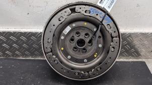 Begagnade Tvåmassesvänghjul Nissan Qashqai (J11) 1.3 DIG-T 160 16V Pris € 105,00 Marginaltabell erbjuds av Autodemontagebedrijf van Boxtel