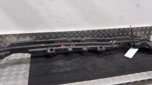 Begagnade Främre stötfångarram Mercedes GLB (247.6) 2.0 GLB-200d Pris € 84,00 Marginaltabell erbjuds av Autodemontagebedrijf van Boxtel