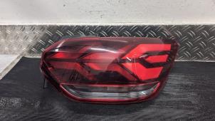 Begagnade Baklykta, höger Dacia Sandero III 1.0 TCe 90 12V Pris € 131,25 Marginaltabell erbjuds av Autodemontagebedrijf van Boxtel