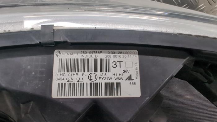 Koplamp rechts van een Renault Captur (2R) 1.2 TCE 16V EDC 2015