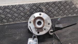 Gebruikte Fusee rechts-voor Dacia Spring 65 Prijs € 105,00 Margeregeling aangeboden door Autodemontagebedrijf van Boxtel