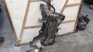 Gebruikte Subframe Renault Espace (RFCJ) 2.0 Blue dCi 160 Prijs € 315,00 Margeregeling aangeboden door Autodemontagebedrijf van Boxtel