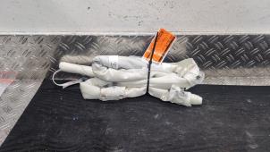 Begagnade Takgardinairbag, vänster Renault Arkana (RJLL) 1.3 TCe 140 16V Pris € 157,50 Marginaltabell erbjuds av Autodemontagebedrijf van Boxtel