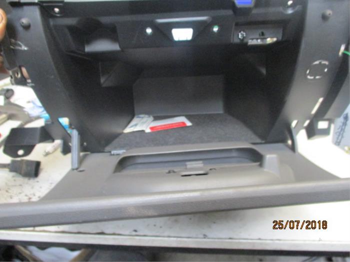 Handskfack från en Ford C-Max (DM2) 1.6 16V 2010
