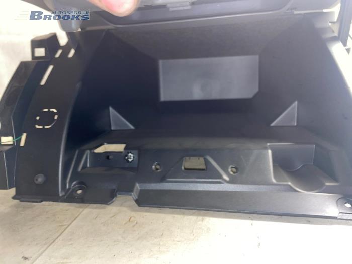 Handskfack från en Ford C-Max (DM2) 1.6 16V 2010