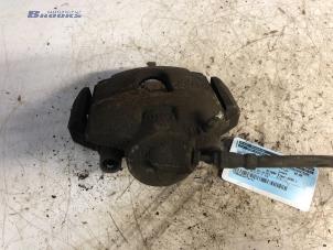 Gebruikte Remklauw (Tang) rechts-voor Ford Fiesta 5 (JD/JH) 1.3 Prijs € 15,00 Margeregeling aangeboden door Autobedrijf Brooks