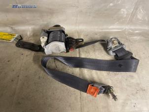 Begagnade Främre säkerhetsbälte, höger Mitsubishi Galant Pris € 10,00 Marginaltabell erbjuds av Autobedrijf Brooks