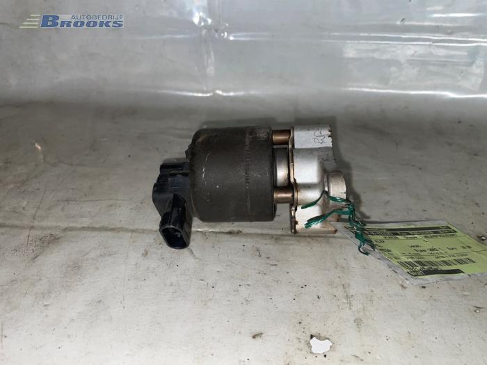 EGR Klep van een Opel Omega B Caravan (21/22/23) 2.2 16V 2002