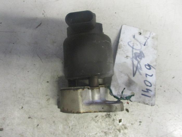 EGR Klep van een Opel Omega B Caravan (21/22/23) 2.2 16V 2002